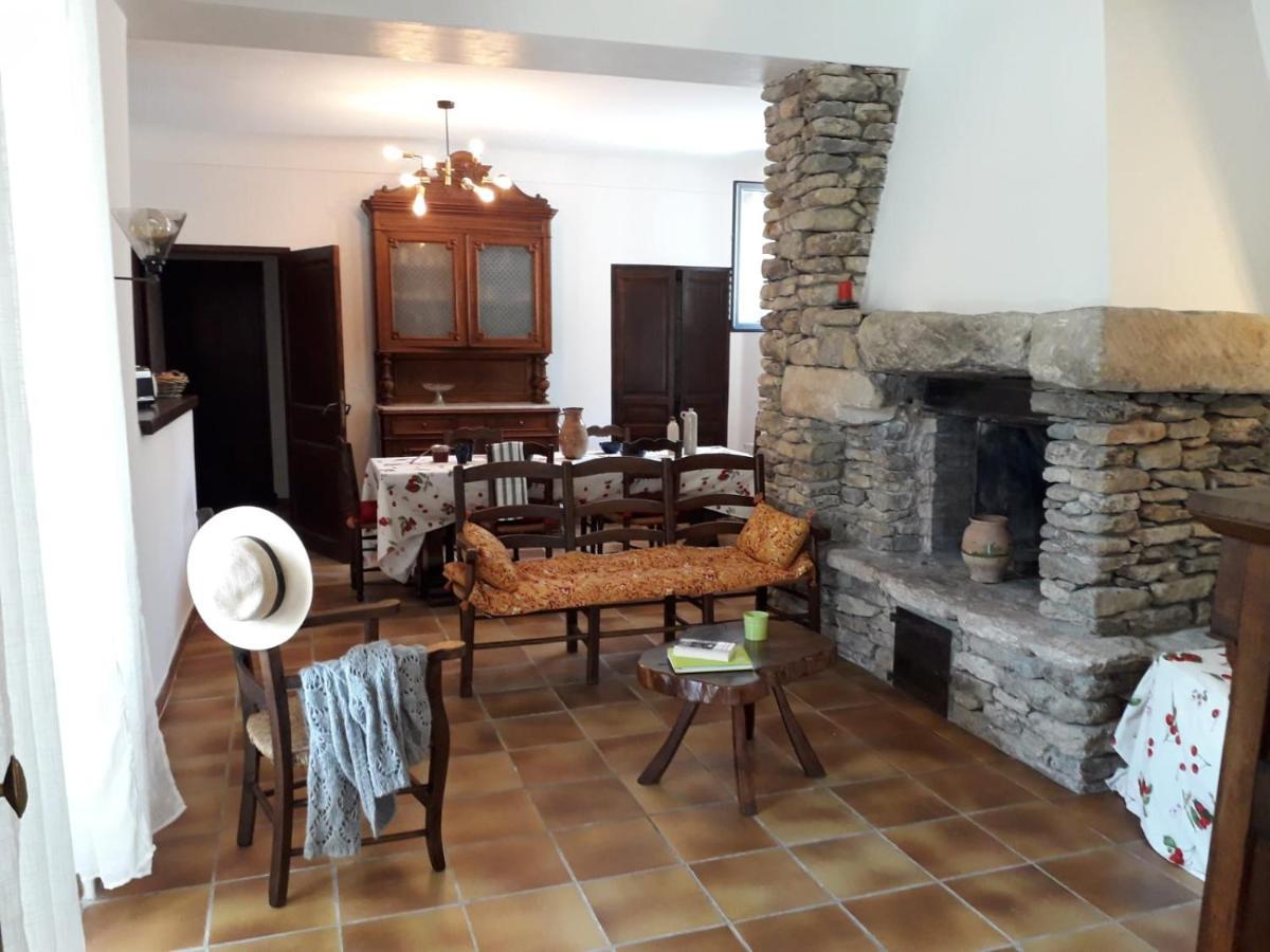 Maison Bourgues Lioux Екстериор снимка